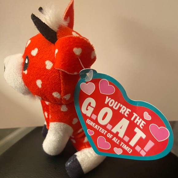Heart Patterned Plush Goat Toy - Picture 4 of 7